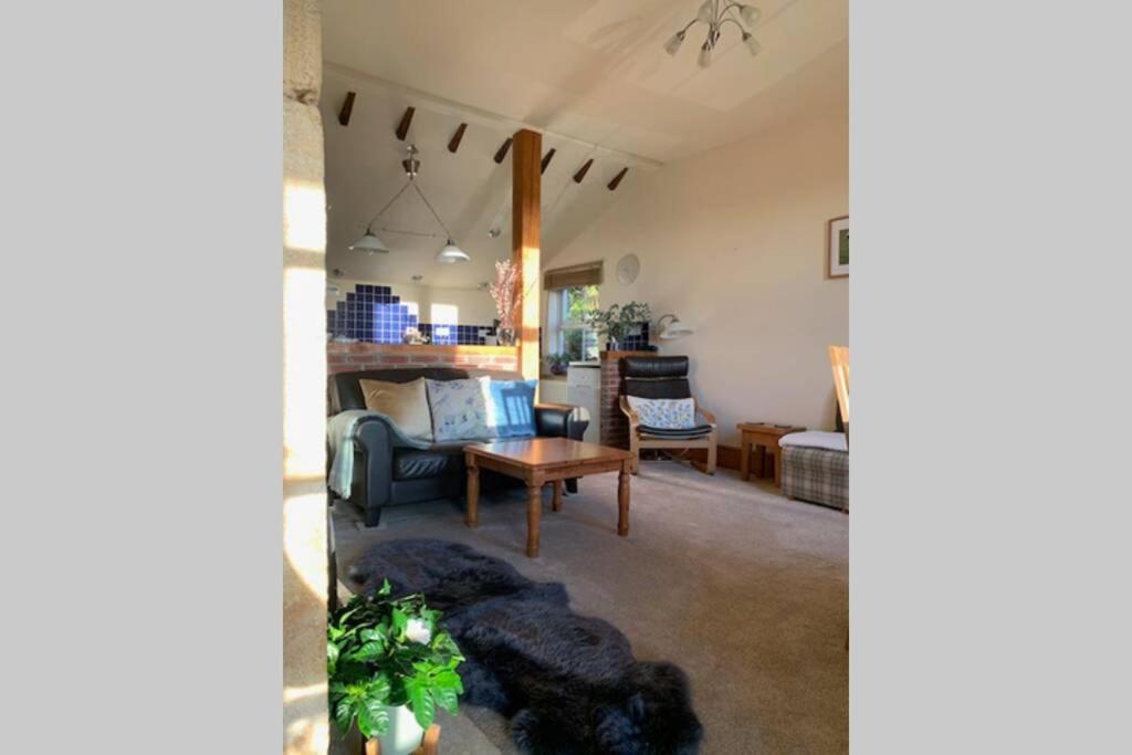 Hilltop Cottage Thropton Bagian luar foto