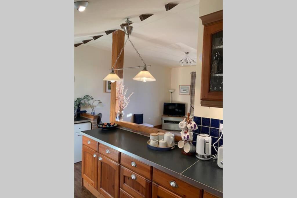 Hilltop Cottage Thropton Bagian luar foto